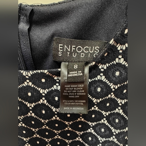 Patterned flared waist dress - Picture 3 of 4